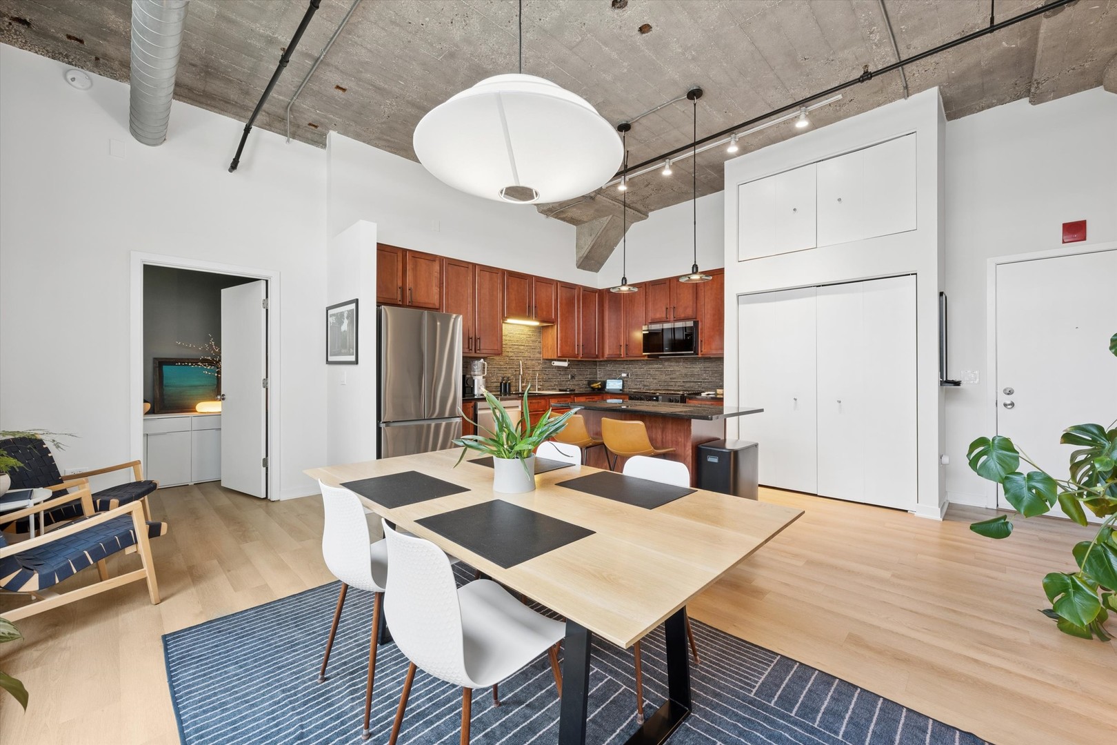 3963 West Belmont Avenue Chicago IL 60618