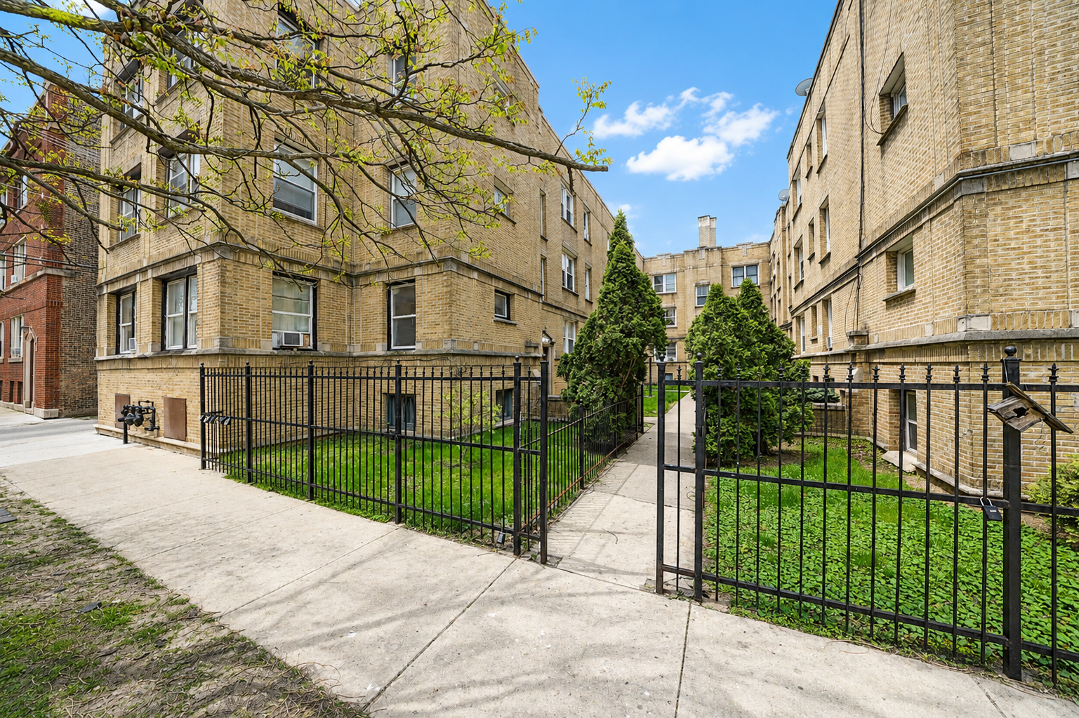 1707 West Wallen Avenue Chicago IL 60626