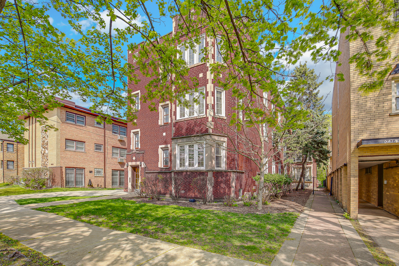 10433 South Hale Avenue Chicago IL 60643