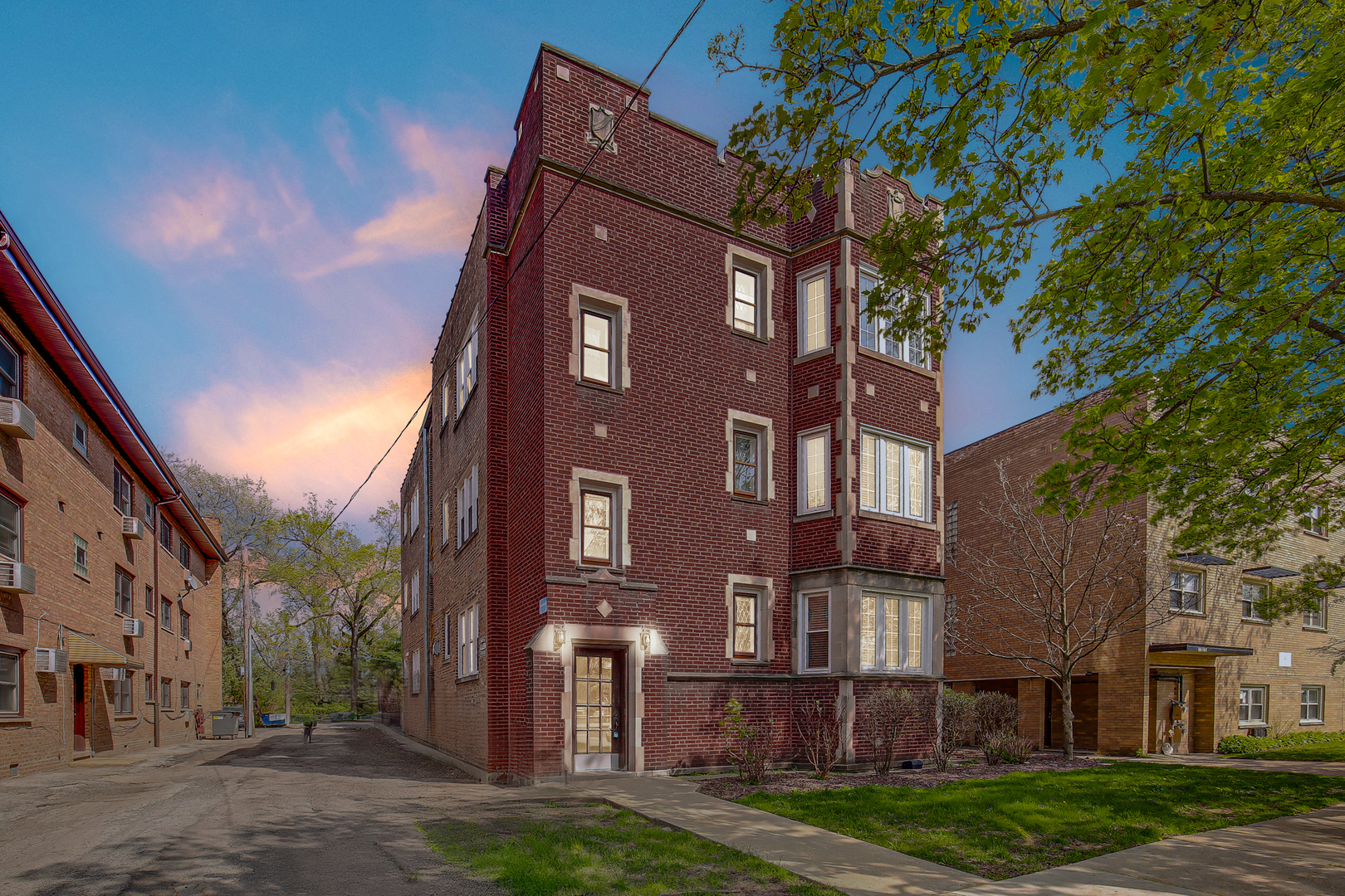 10433 South Hale Avenue Chicago IL 60643