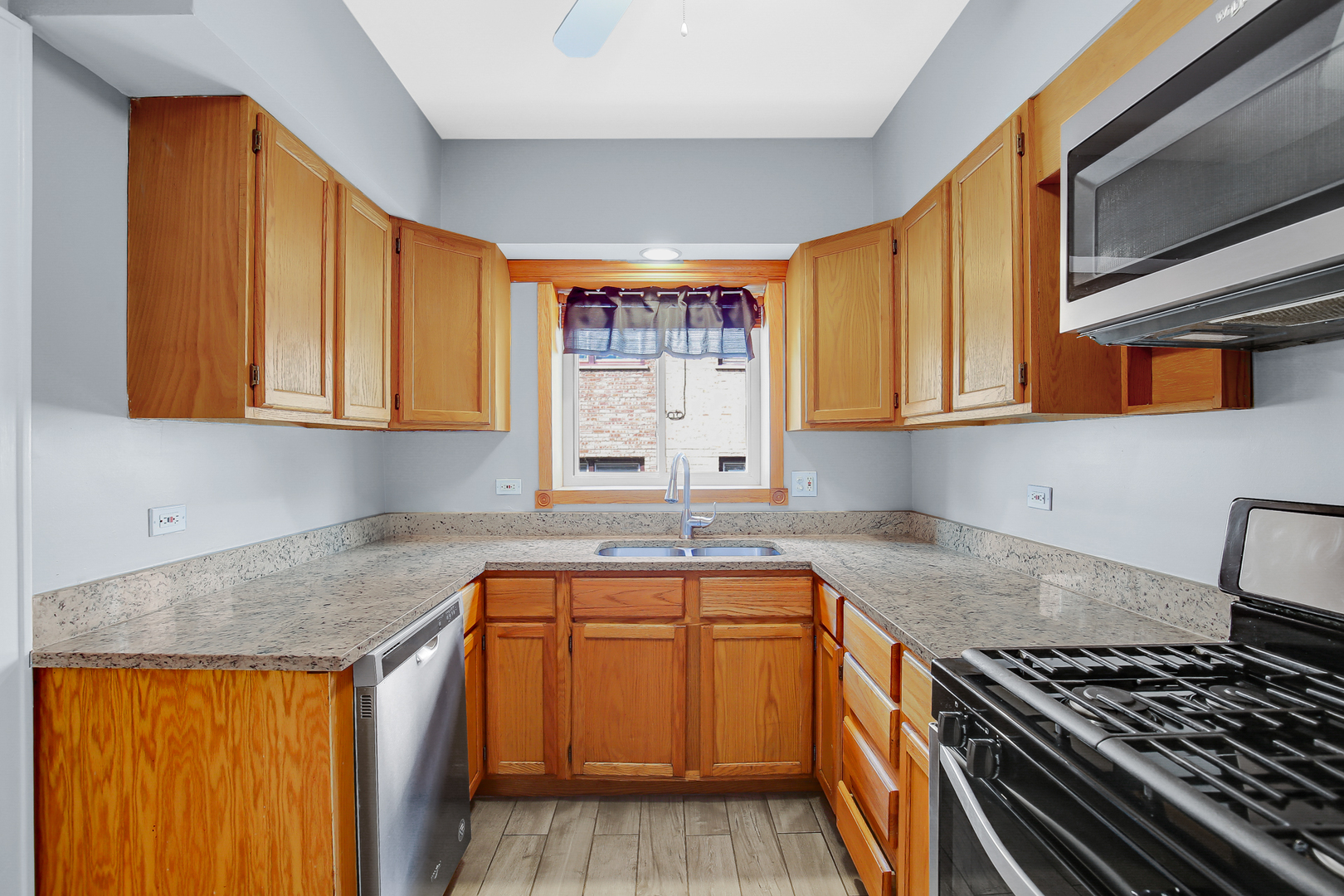 10433 South Hale Avenue Chicago IL 60643