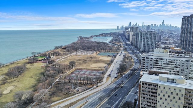 3950 North Lake Shore Drive Chicago IL 60613