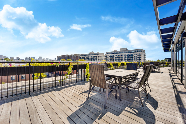 1070 West 15th Street Chicago IL 60608