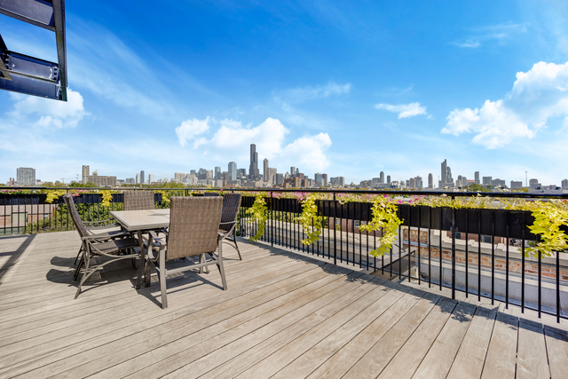 1070 West 15th Street Chicago IL 60608
