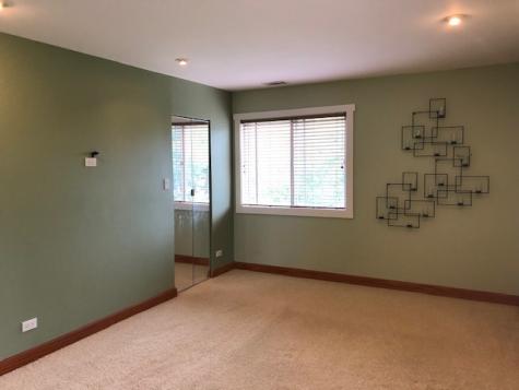 725 West Huntington Commons Road Mount Prospect IL 60056