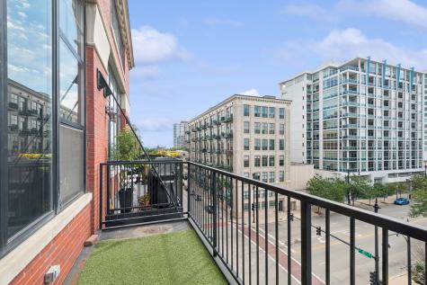 70 East 18th Street Chicago IL 60616