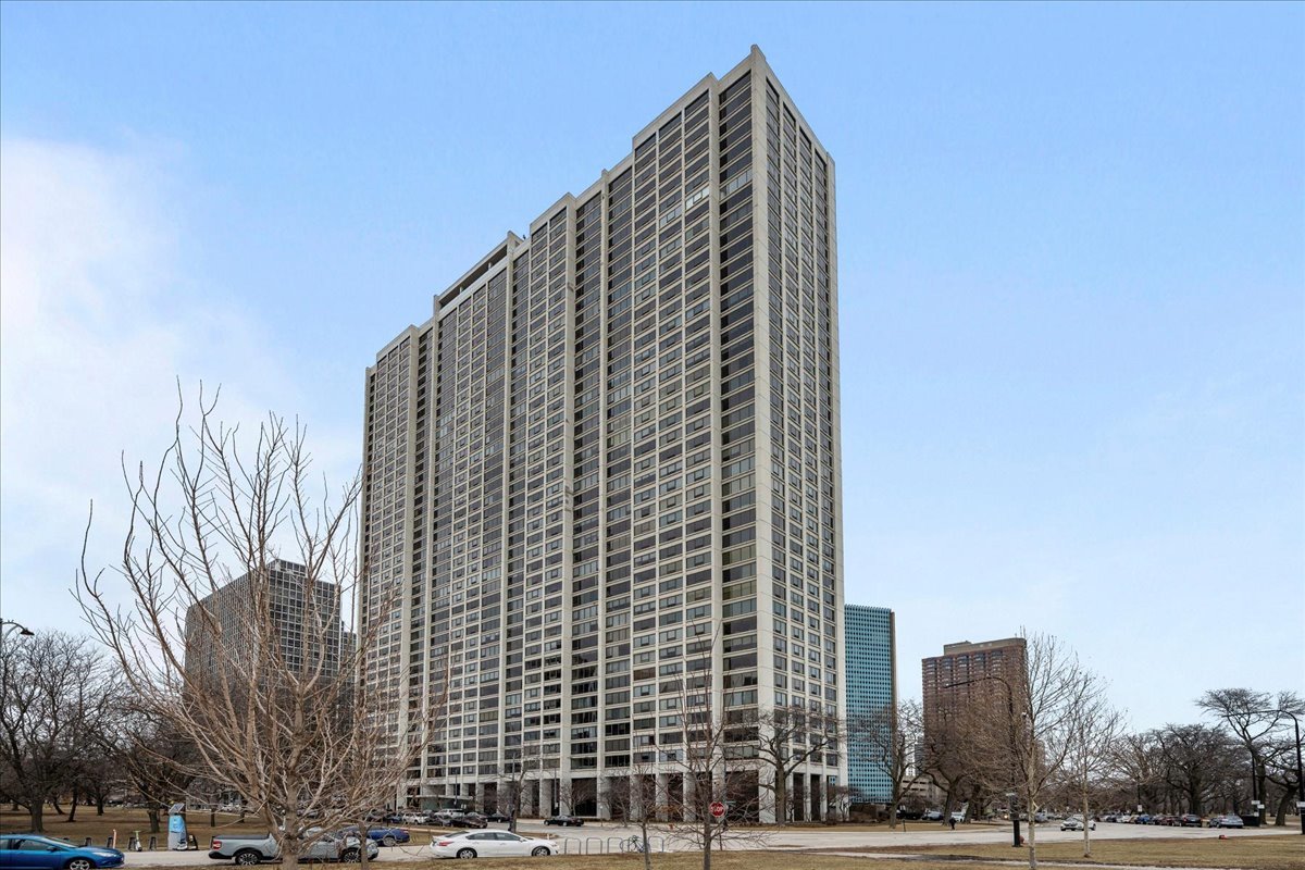 2800 North Lake Shore Drive Chicago IL 60657