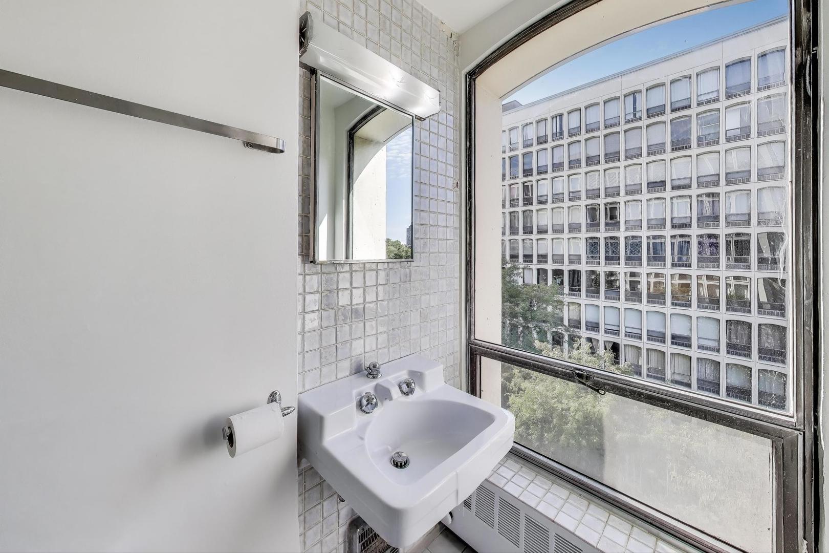 1401 East 55th Street Chicago IL 60615