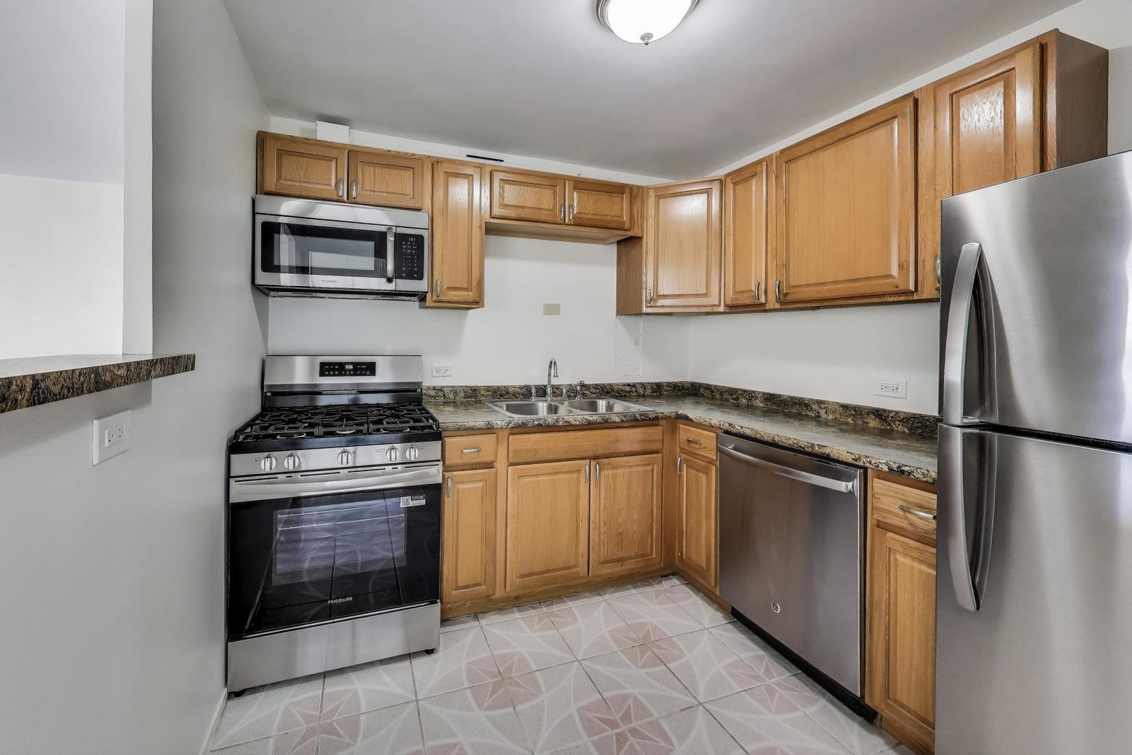 1401 East 55th Street Chicago IL 60615