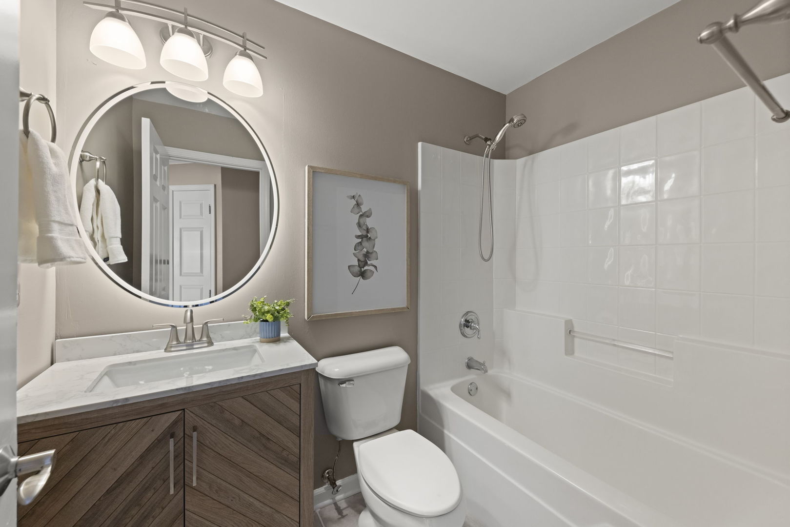 928 Shandrew Drive Naperville IL 60540