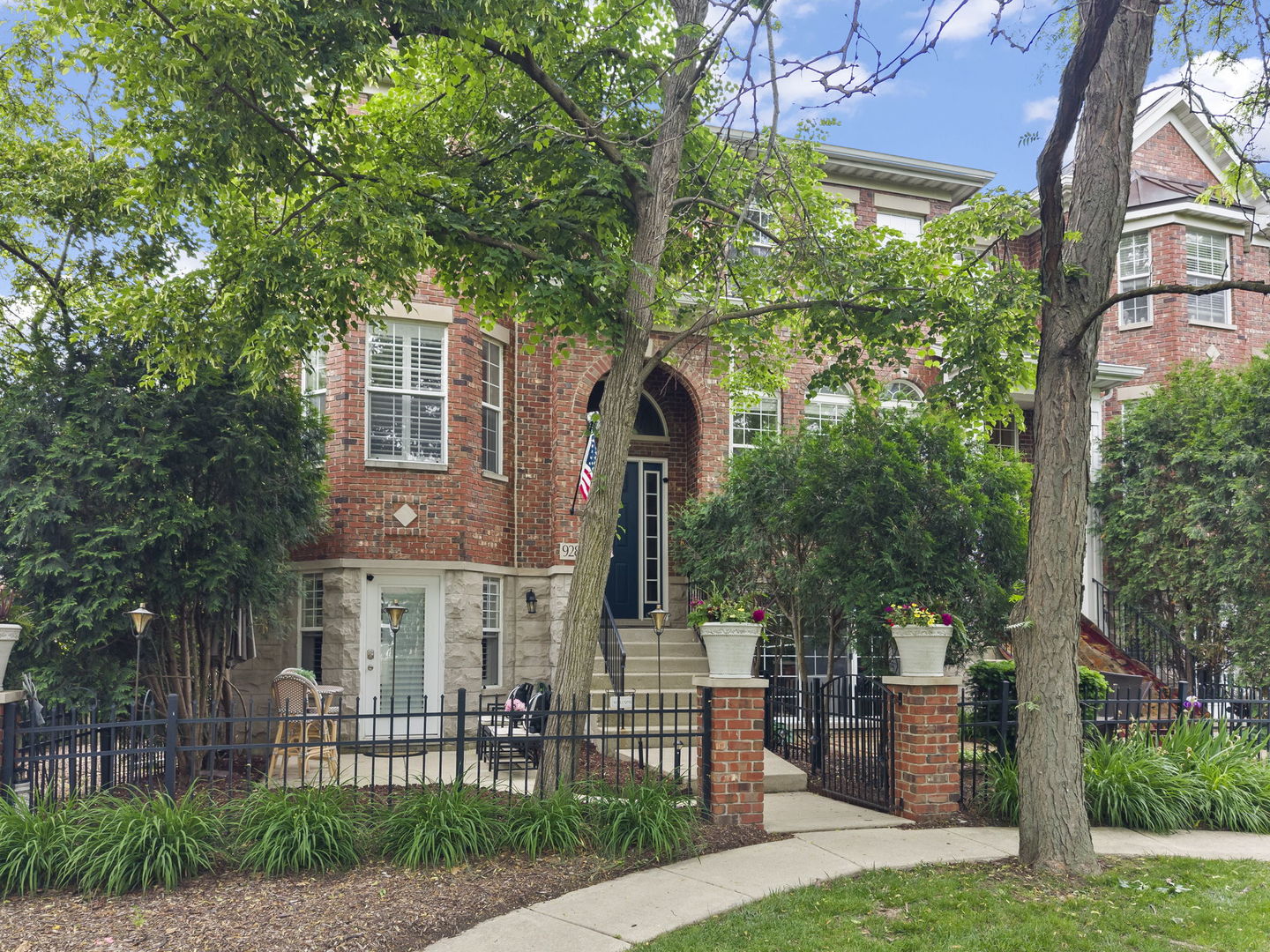 928 Shandrew Drive Naperville IL 60540