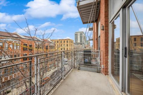 824 West Superior Street Chicago IL 60642