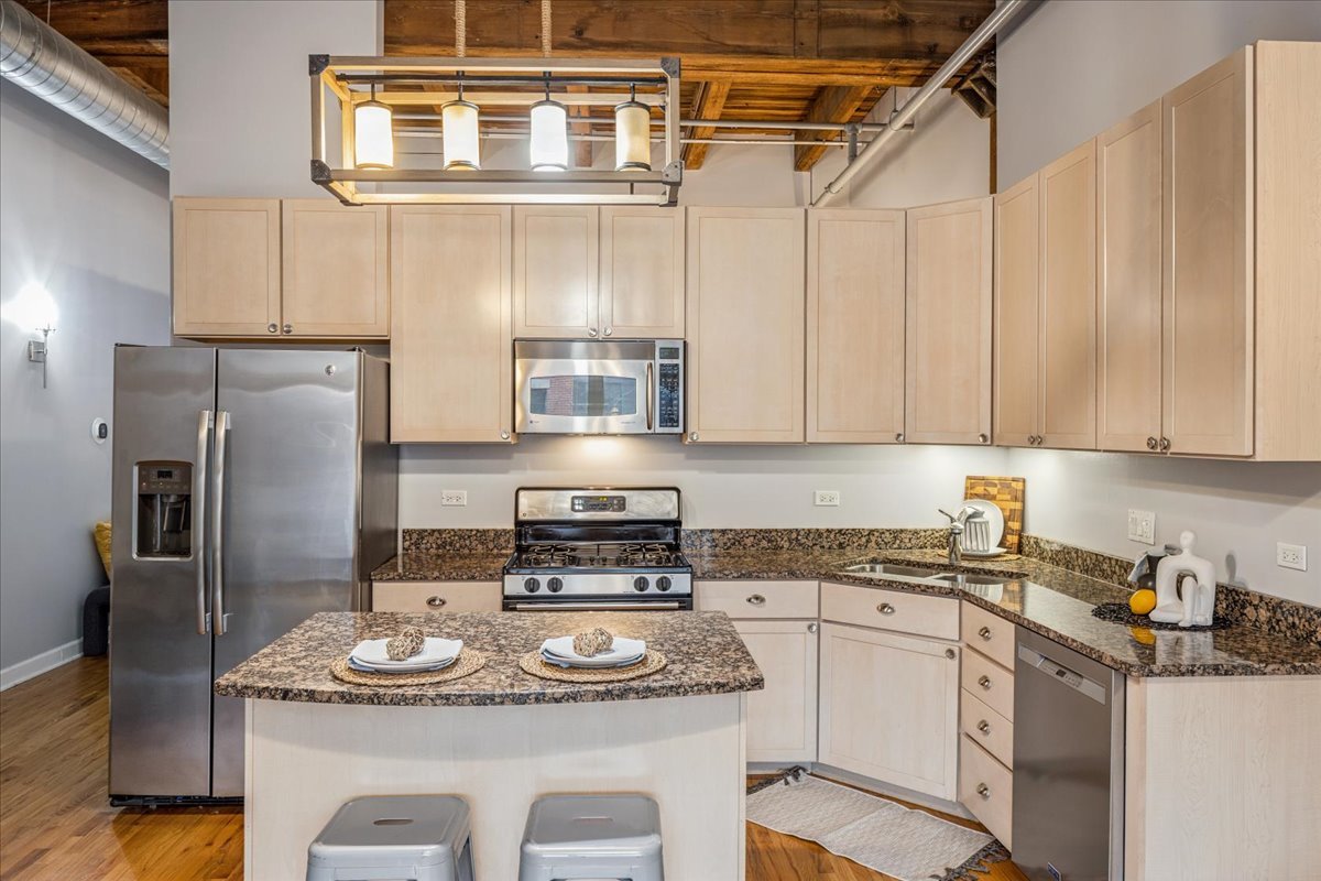 824 West Superior Street Chicago IL 60642