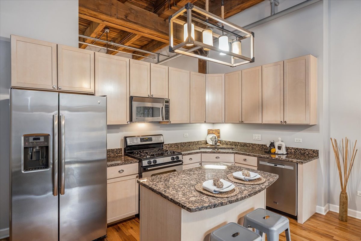824 West Superior Street Chicago IL 60642