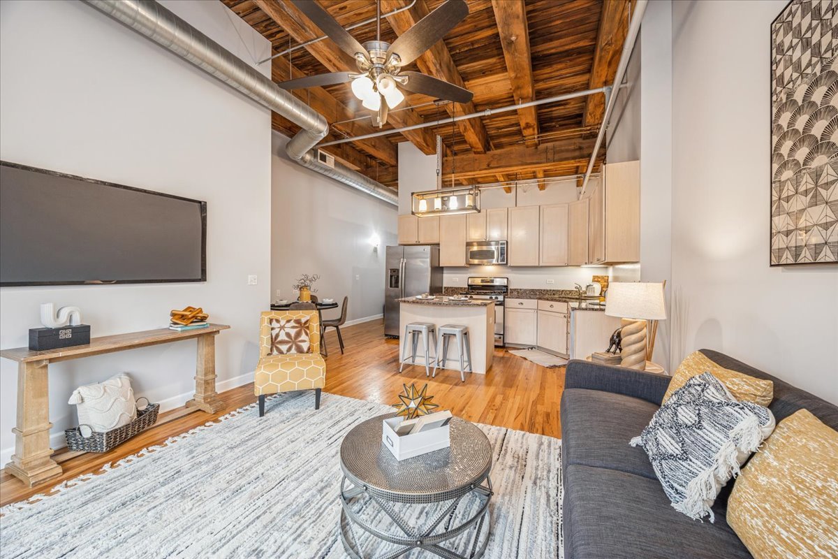 824 West Superior Street Chicago IL 60642