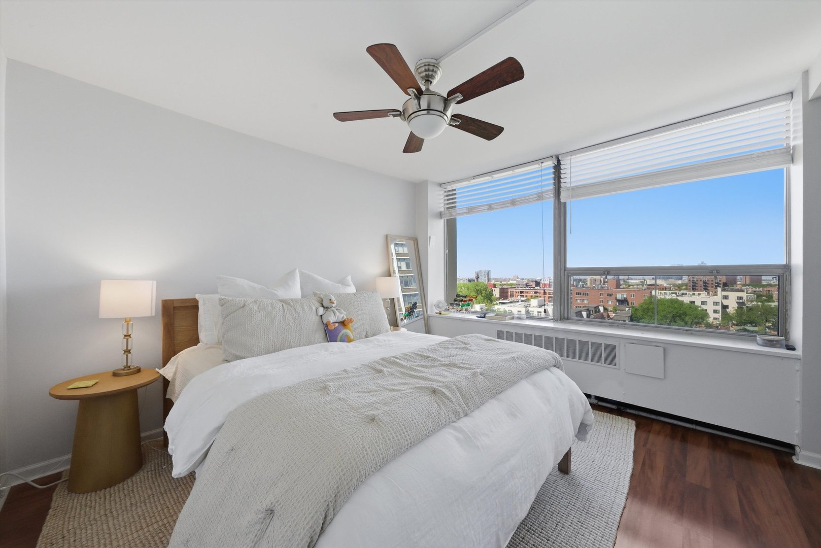 1455 North Sandburg Terrace Chicago IL 60610