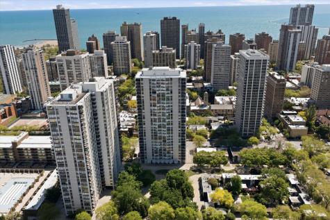 1455 North Sandburg Terrace Chicago IL 60610