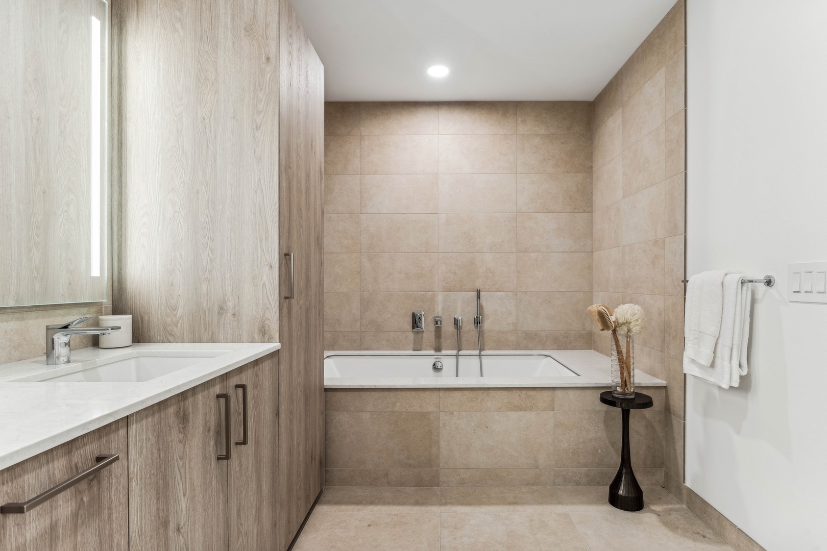 211 North Harbor Drive Chicago IL 60601