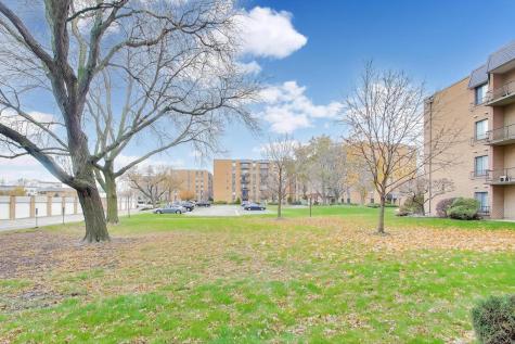931 West Arquilla Drive Glenwood IL 60425