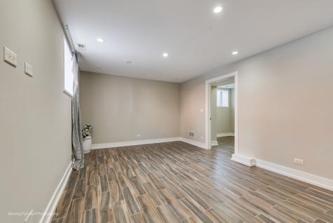 1625 West Ainslie Street Chicago IL 60640
