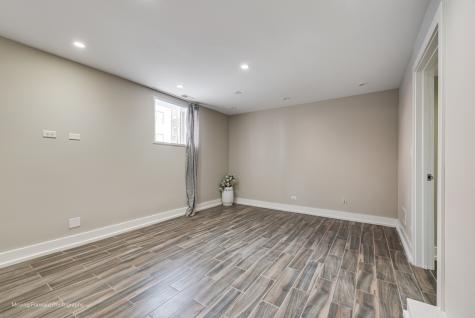1625 West Ainslie Street Chicago IL 60640