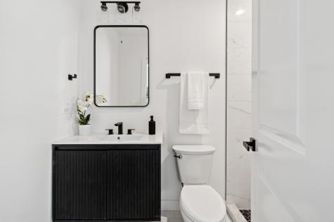 6755 North Hermitage Avenue Chicago IL 60626