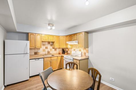 9458 Kelvin Lane Schiller Park IL 60176