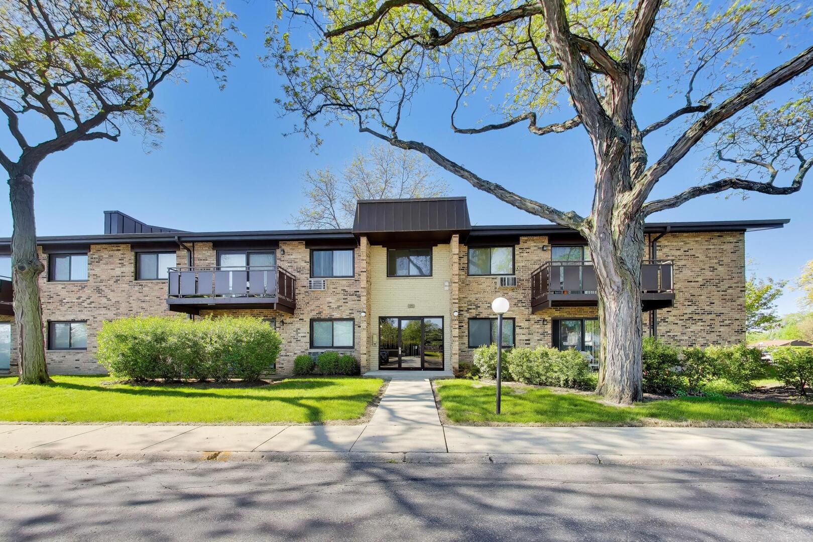 2640 North Windsor Drive Arlington Heights IL 60004