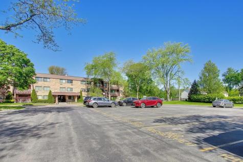 2640 North Windsor Drive Arlington Heights IL 60004