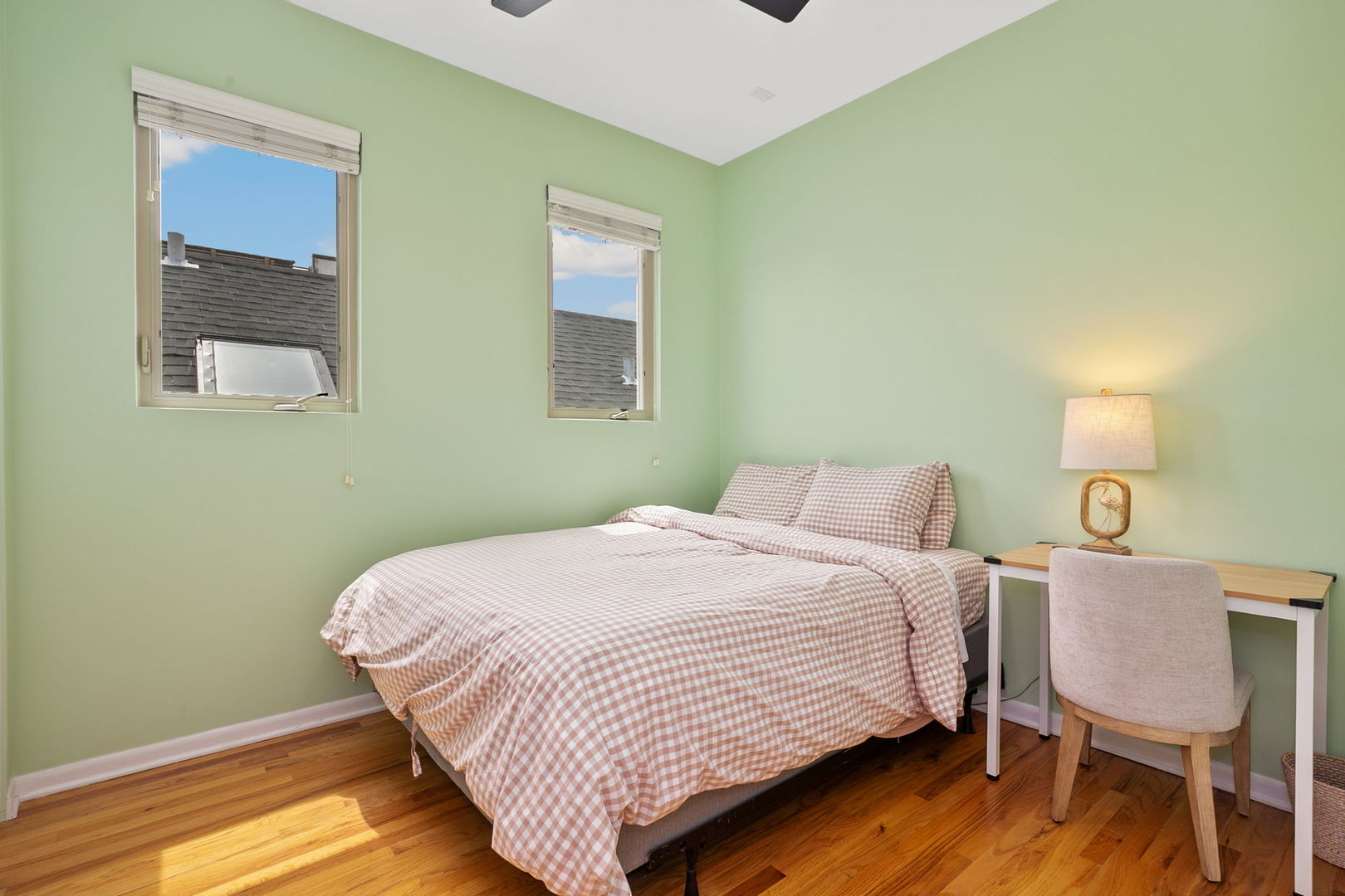 945 North Honore Street Chicago IL 60622