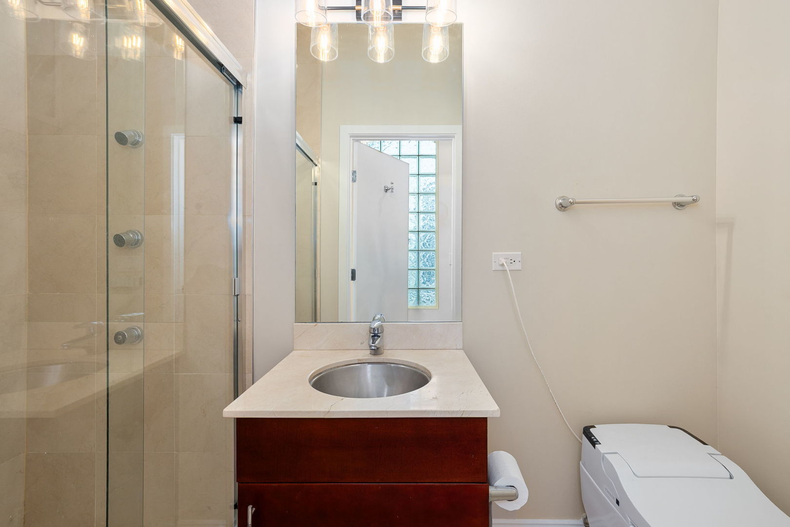 945 North Honore Street Chicago IL 60622
