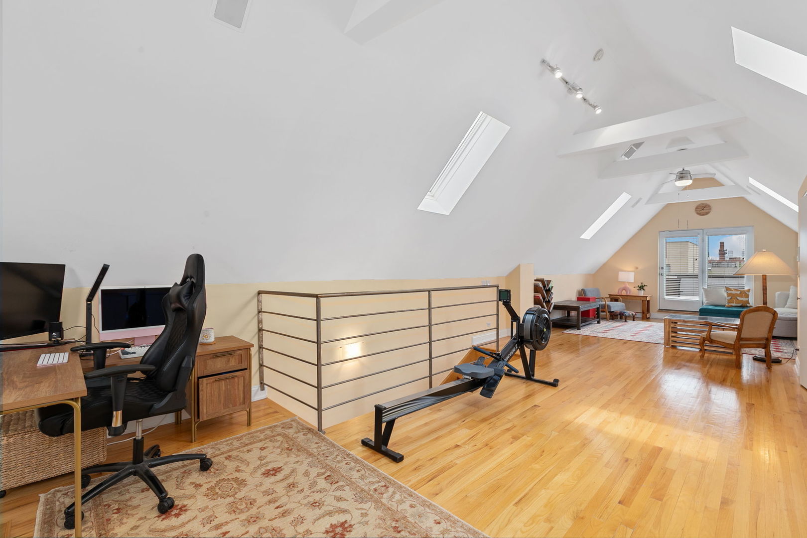 945 North Honore Street Chicago IL 60622