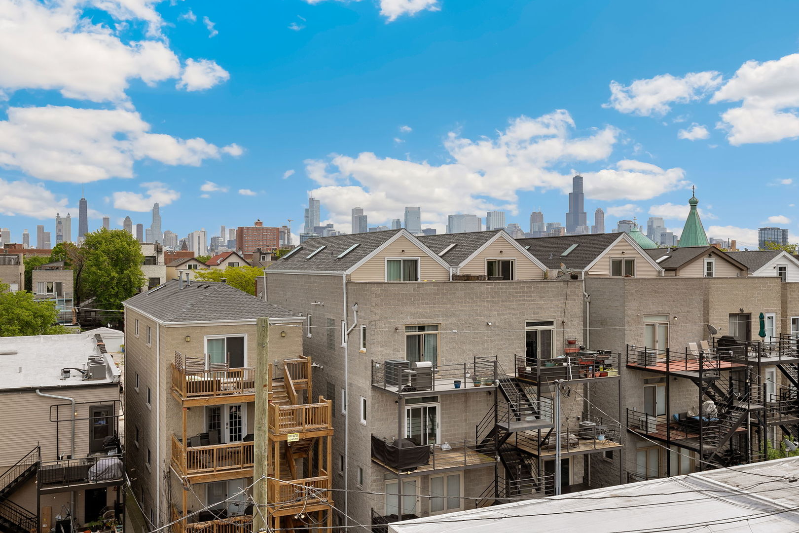 945 North Honore Street Chicago IL 60622