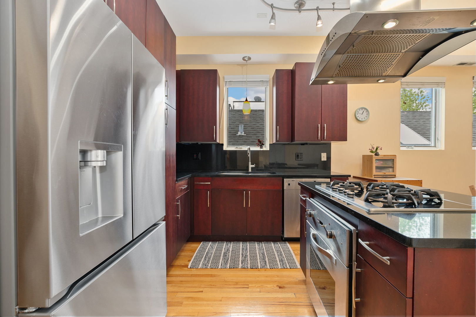 945 North Honore Street Chicago IL 60622