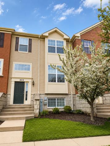 809 Brodhead Drive Aurora IL 60504