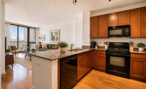 210 South Des Plaines Street Chicago IL 60661