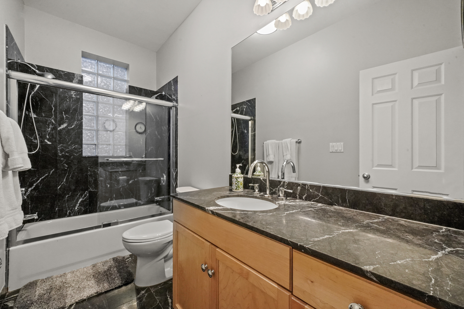 1636 West Warren Boulevard Chicago IL 60612