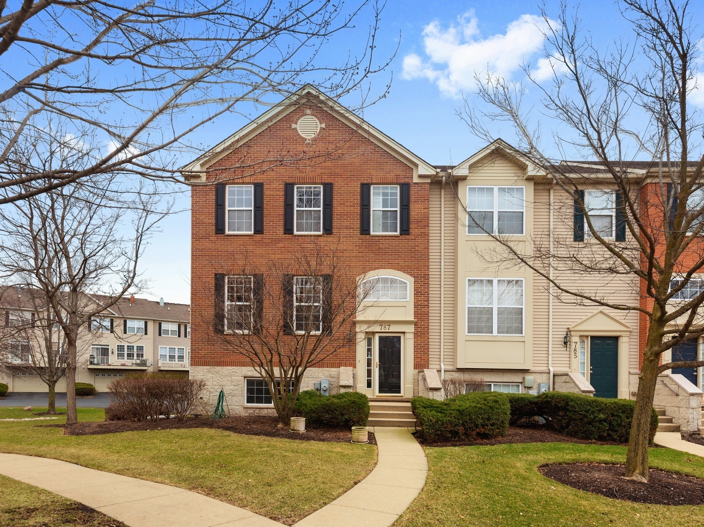 787 Thornbury Court Bartlett IL 60103