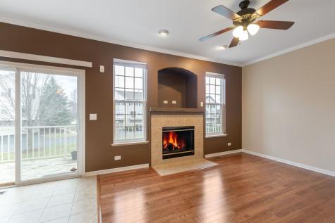 787 Thornbury Court Bartlett IL 60103