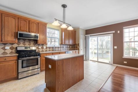 787 Thornbury Court Bartlett IL 60103