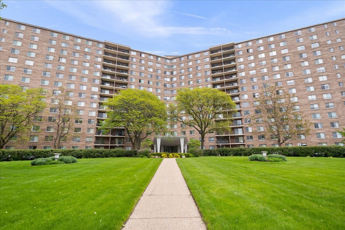 7141 North Kedzie Avenue Chicago IL 60645