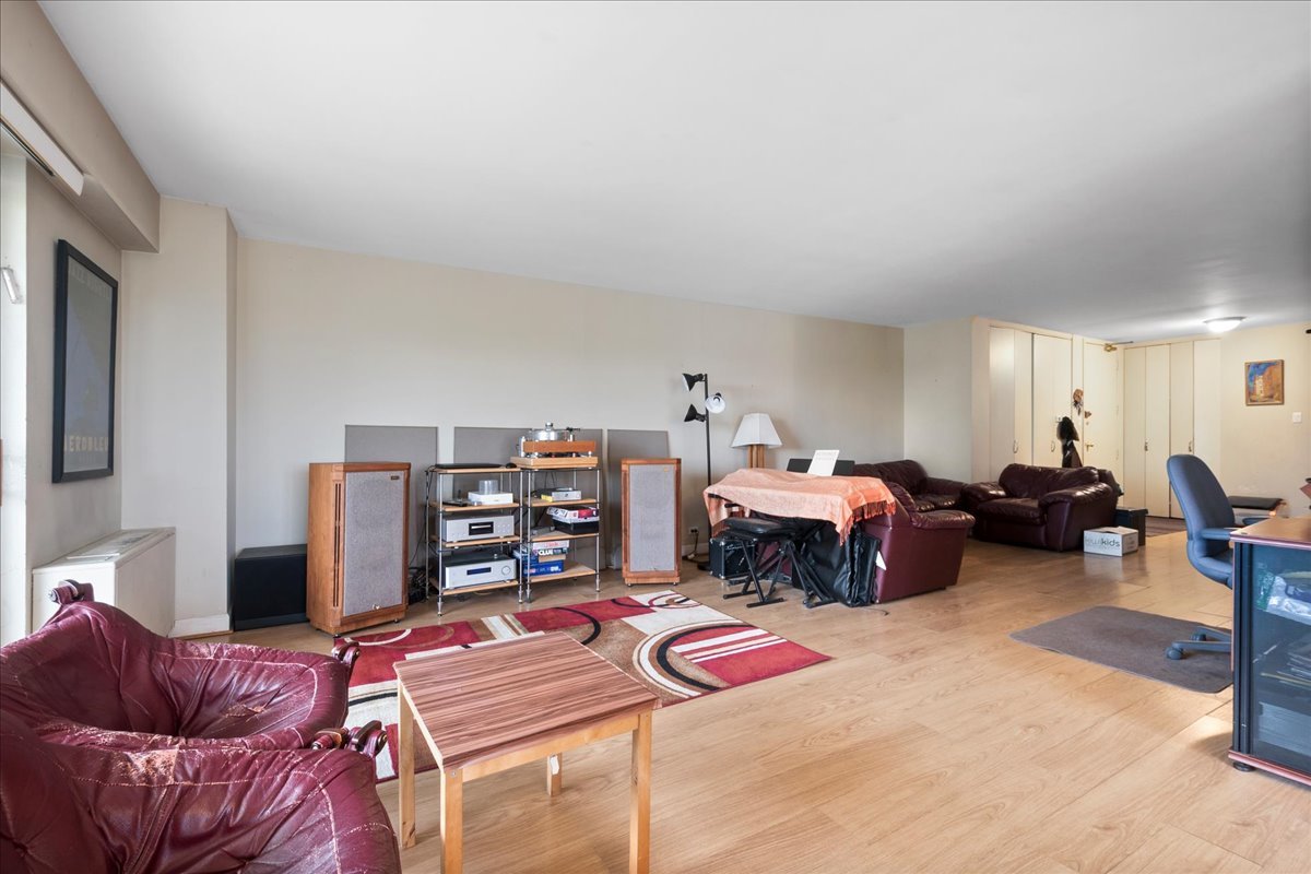 7141 North Kedzie Avenue Chicago IL 60645