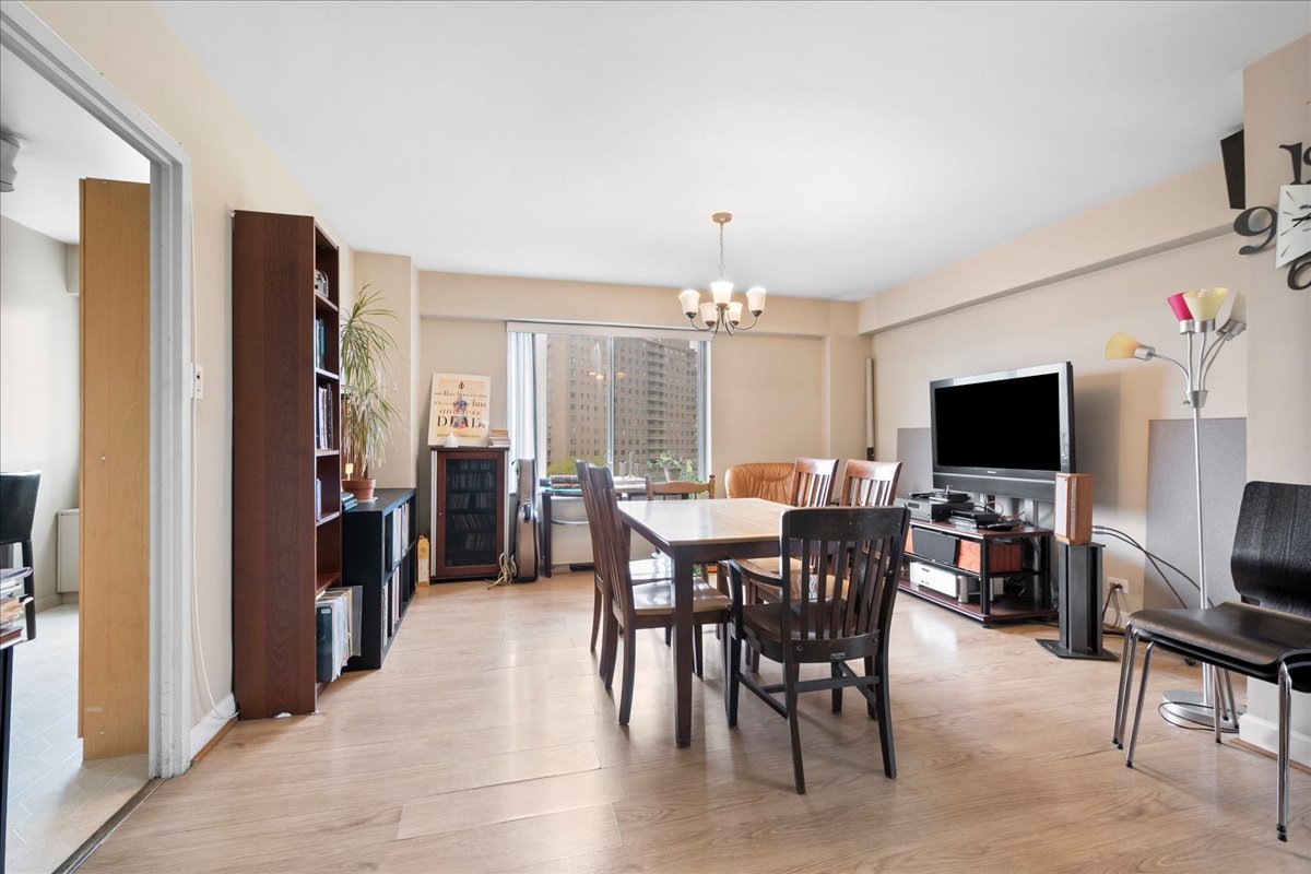 7141 North Kedzie Avenue Chicago IL 60645