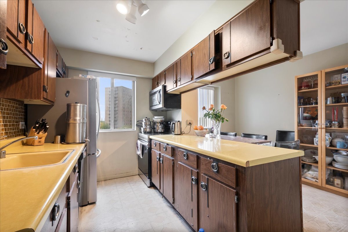 7141 North Kedzie Avenue Chicago IL 60645