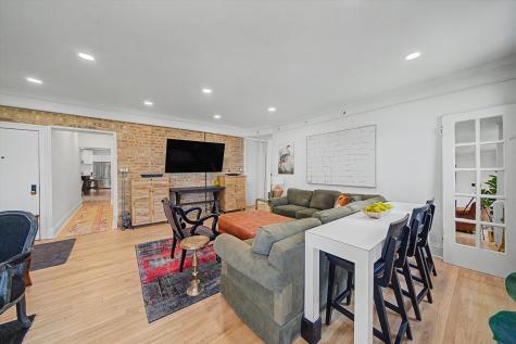 1200 West Sherwin Avenue Chicago IL 60626