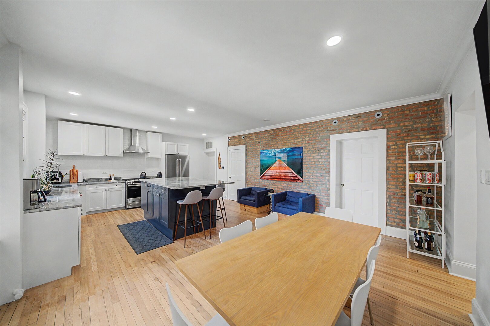 1200 West Sherwin Avenue Chicago IL 60626