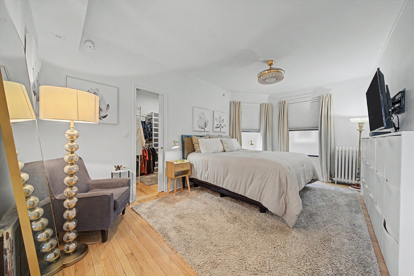 1200 West Sherwin Avenue Chicago IL 60626