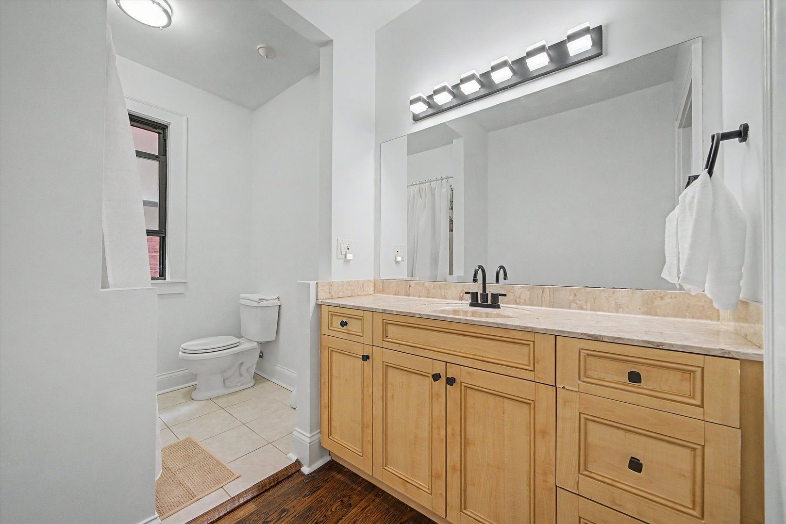 1200 West Sherwin Avenue Chicago IL 60626