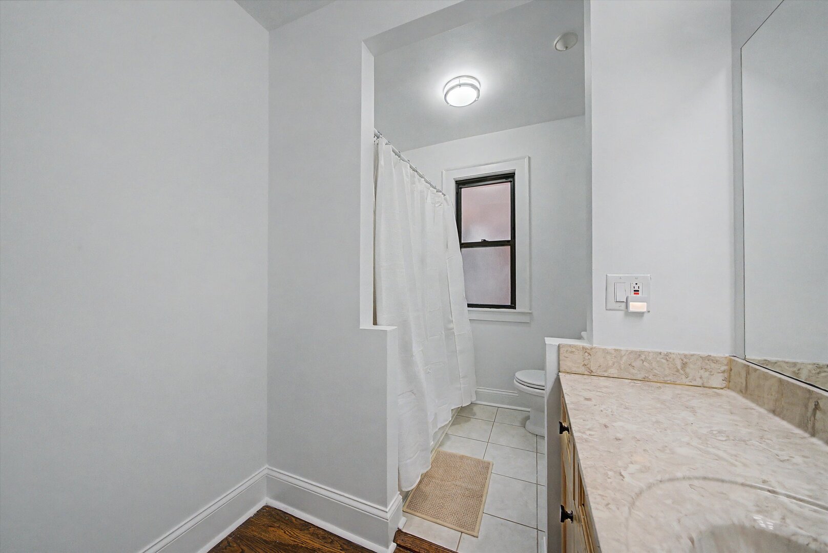 1200 West Sherwin Avenue Chicago IL 60626
