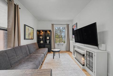 1200 West Sherwin Avenue Chicago IL 60626